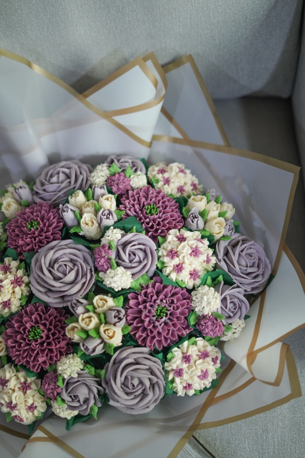 Close-up of hand-piped buttercream flowers