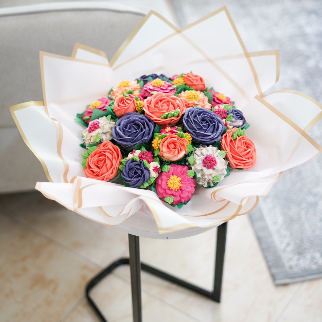 Flowbaked coral cupcake bouquet