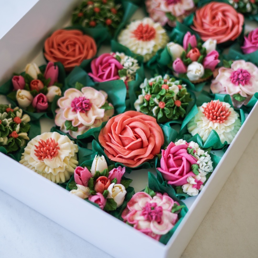 Flowbaked coral flower box
